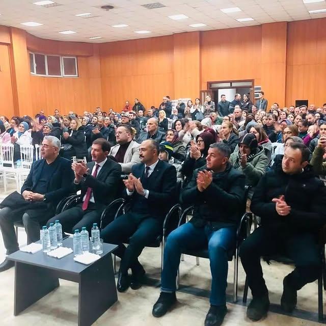 Kaymakam Alparslan Sözen ve Belediye Başkanı Emrah Yılmaz, SMA hastası Bilge Bebek için konser düzenledi