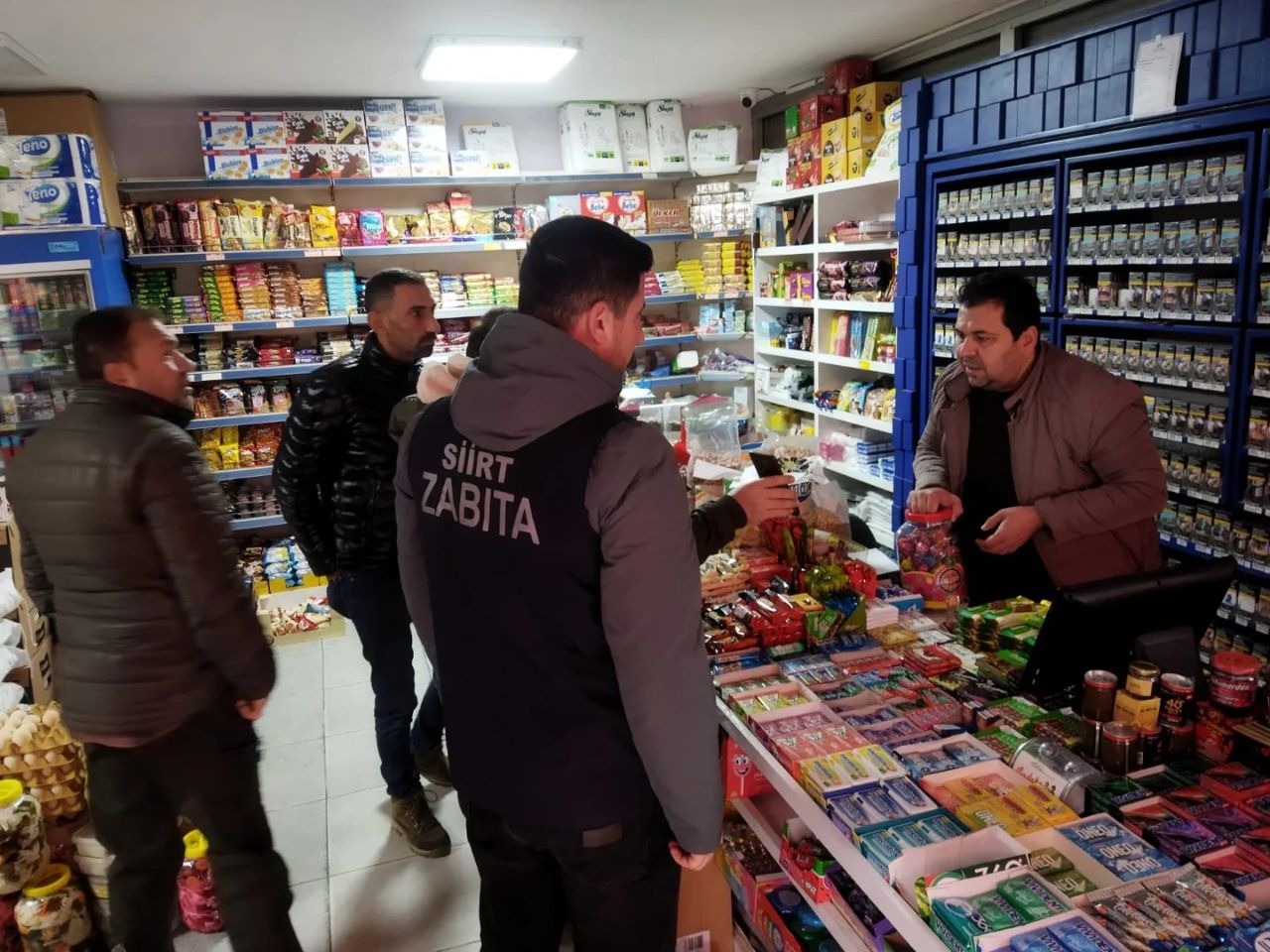 Zabıta Ekipleri Halk Sağlığını Koruyor: Son Kullanma Tarihi Kontrolleri Sıkılaştırılıyor