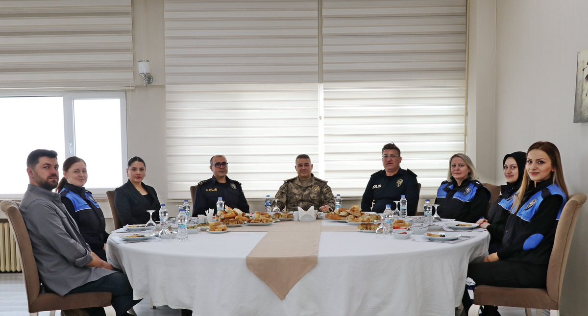 Erzurum İl Emniyet Müdürü Gökalp Şener, Emniyet Teşkilatı Personeliyle Bir Araya Geldi