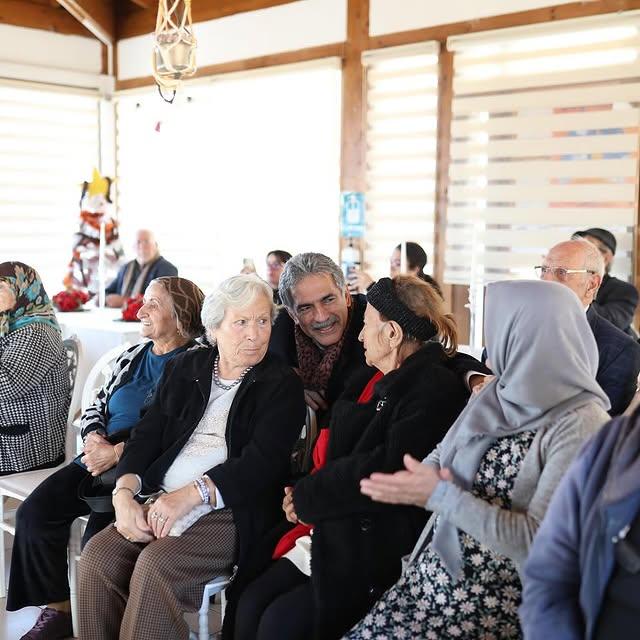 Gemlik Belediyesi Bayram Demir Yaşlı Konukevi'nde Anlamlı Bir Konser Gerçekleştirildi