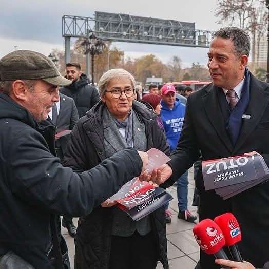 CHP Sakarya Milletvekili Ayça Taşkent, Kızılay'da Emekçilerle Buluştu