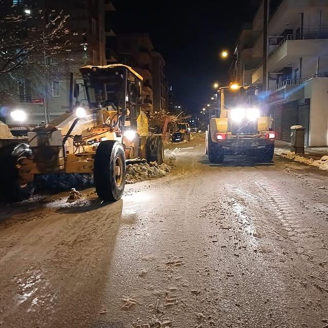 Van Büyükşehir Belediyesi, karla mücadele için önlemler aldı