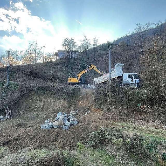 Murgul'da Yol Güvenliği İçin Tahkimat Çalışması