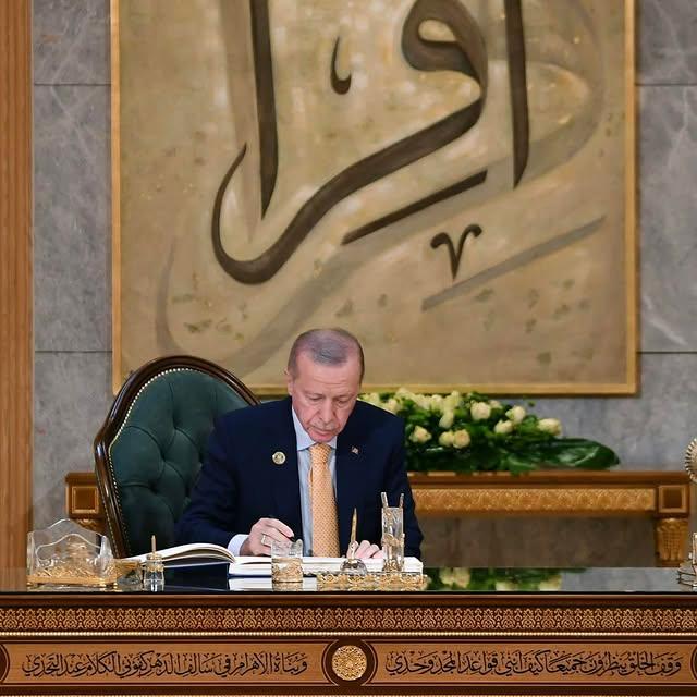 Recep Tayyip Erdoğan: Türkiye'nin Güçlü Lideri