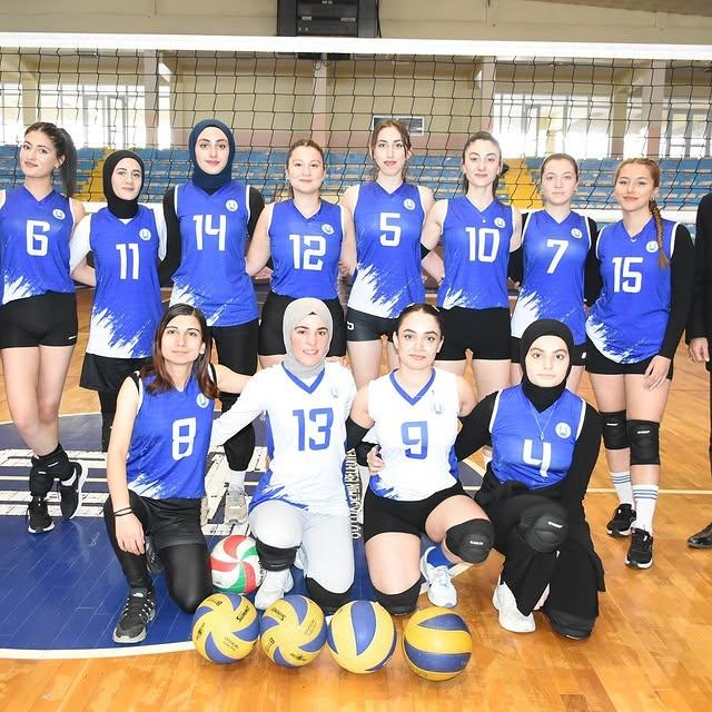 YURTLİG Voleybol Müsabakaları Heyecanla Devam Ediyor