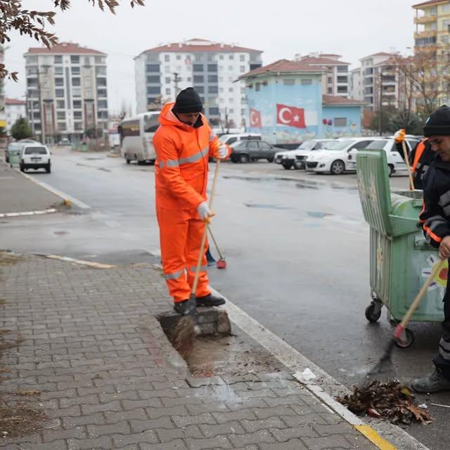 Aksaray Belediyesi Temizlik Çalışmalarını Sürdürüyor