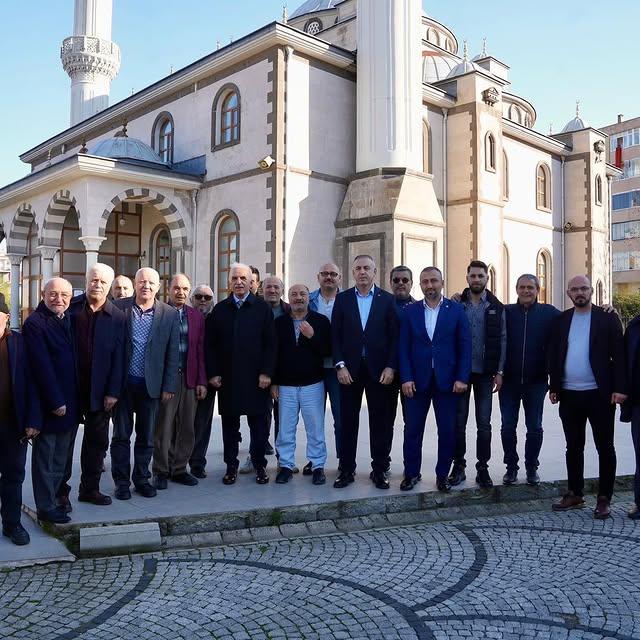 Ümraniye Belediyesi, Madenler Mahallesi'nde Camii Cemaatini Ziyaret Etti