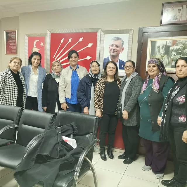 Cumhuriyet Halk Partisi Seyhan İlçe Binasında Üye Kabul İşlemleri Gerçekleştirildi