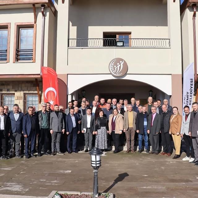 İzmit Belediyesi, Kırsal Mahalle Muhtarlarıyla Bir Araya Geldi