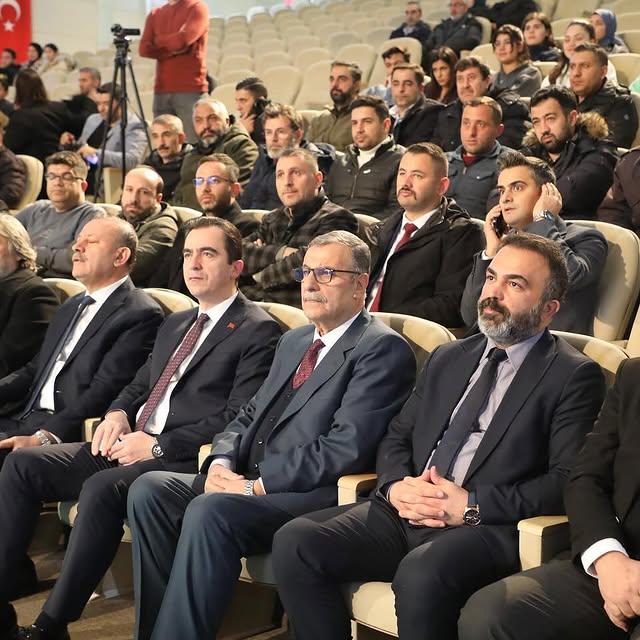 Bitlis Eren Üniversitesi'nde Arıcılık ve Bal Festivali Düzenlendi